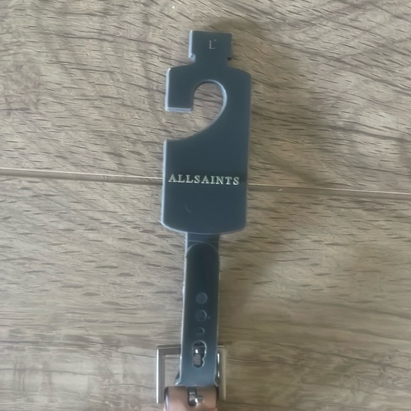 New w/Tags ALLSAINTS light pink leather belt with triangle stud accents size L - Picture 5 of 9